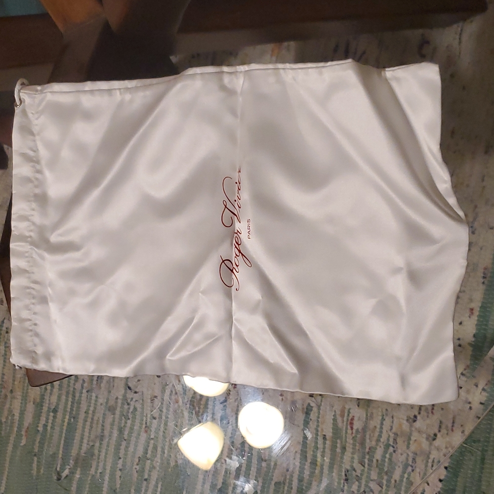 Roger vivier dust bag